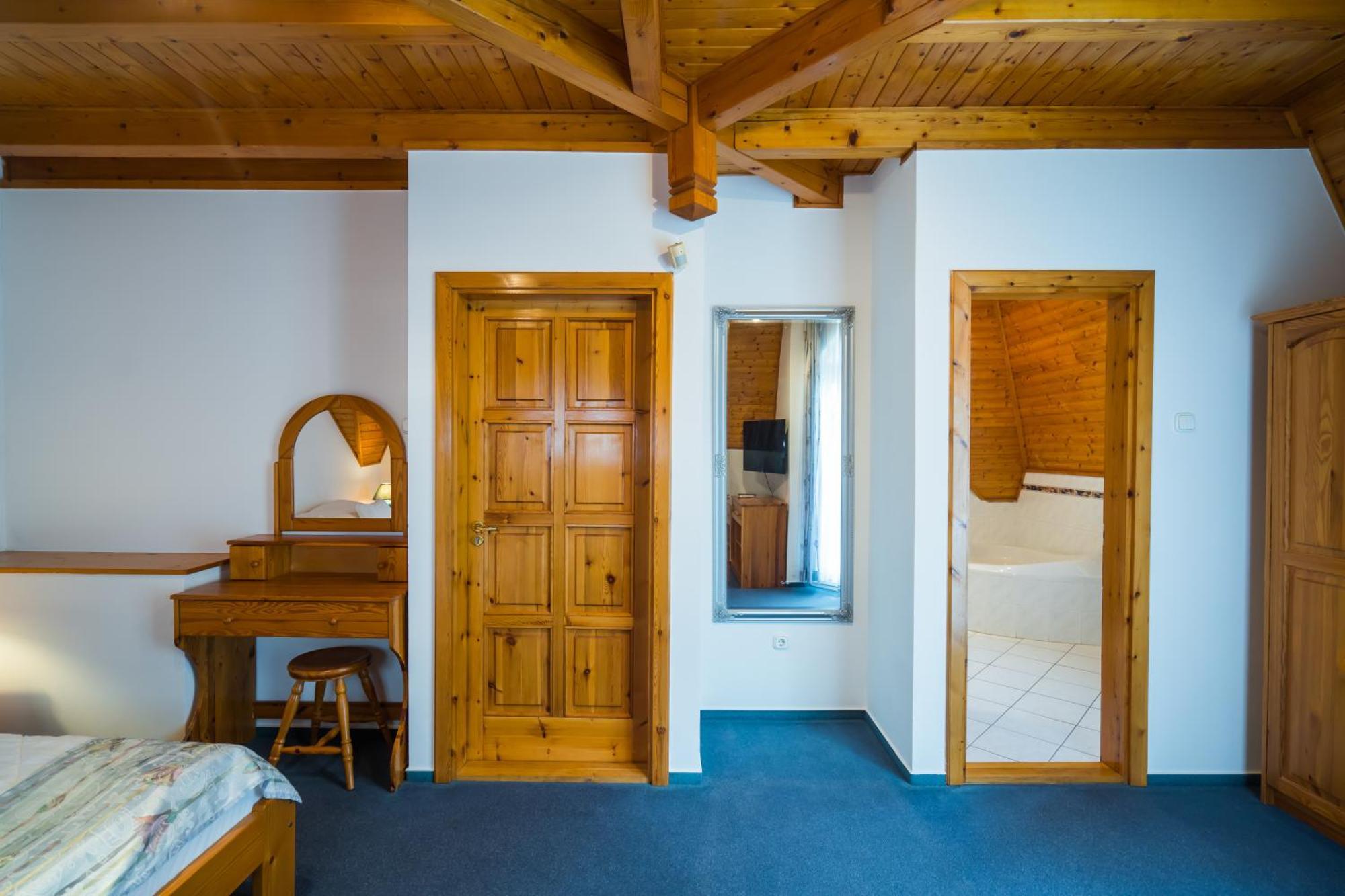 Gyorfi Apartmanhaz Замарди Экстерьер фото
