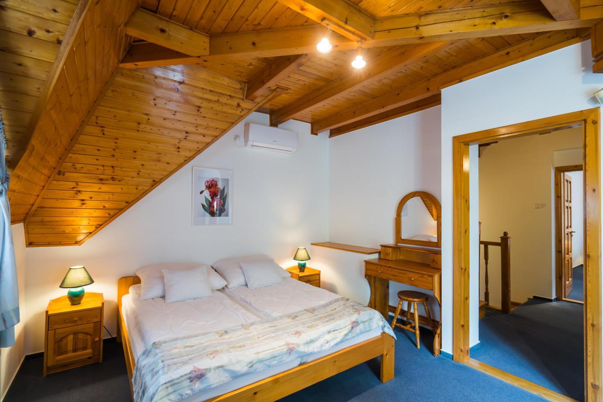 Gyorfi Apartmanhaz Замарди Экстерьер фото